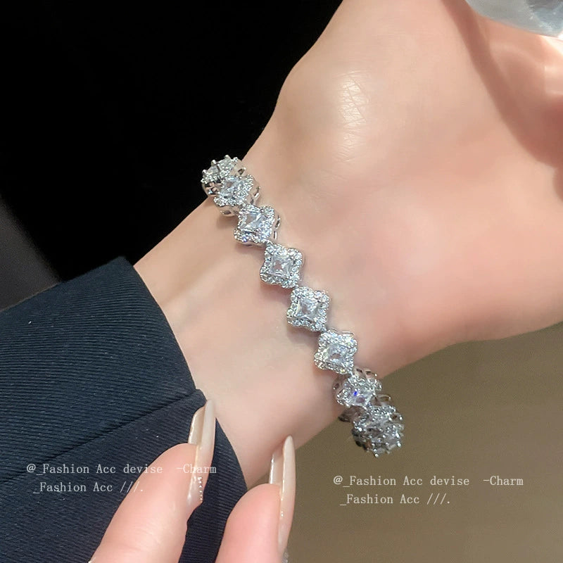 Bracelet à boucle en forme de fleur irrégulière en zircon super flash 5A, bracelet personnalisé européen et américain, luxe léger, haut de gamme, tempérament, fait à la main