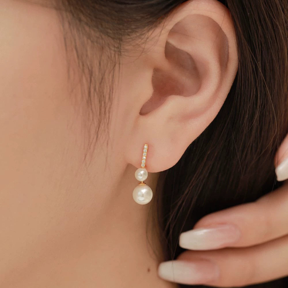 Fashion pearl earrings