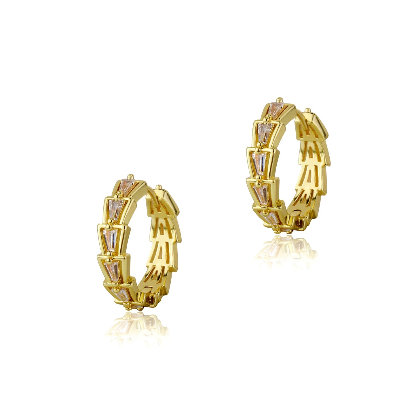 Boucles d'oreilles en os de serpent en diamant de couleur de niche de style INS 2024, boucles d'oreilles polyvalentes, boucles d'oreilles délicates et haut de gamme pour femmes