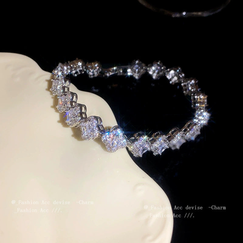 Bracelet à boucle en forme de fleur irrégulière en zircon super flash 5A, bracelet personnalisé européen et américain, luxe léger, haut de gamme, tempérament, fait à la main