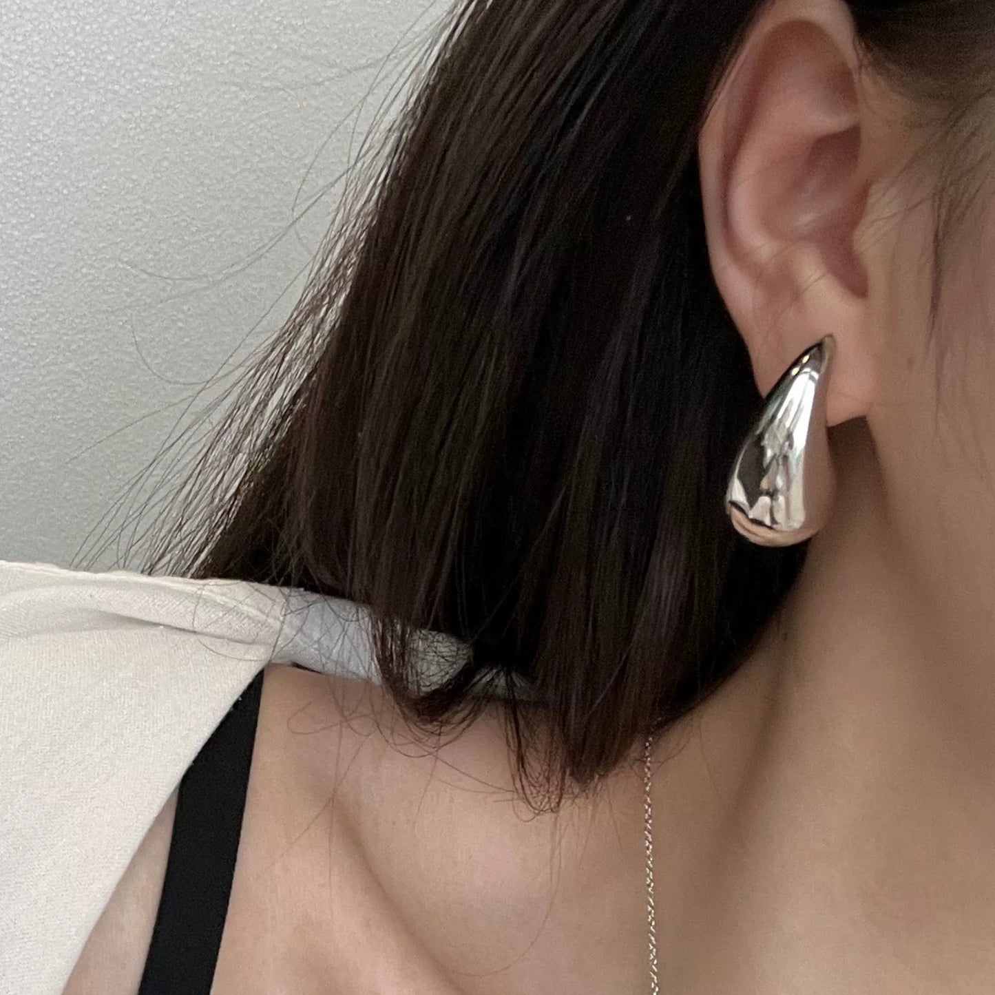 Smooth water droplet earrings