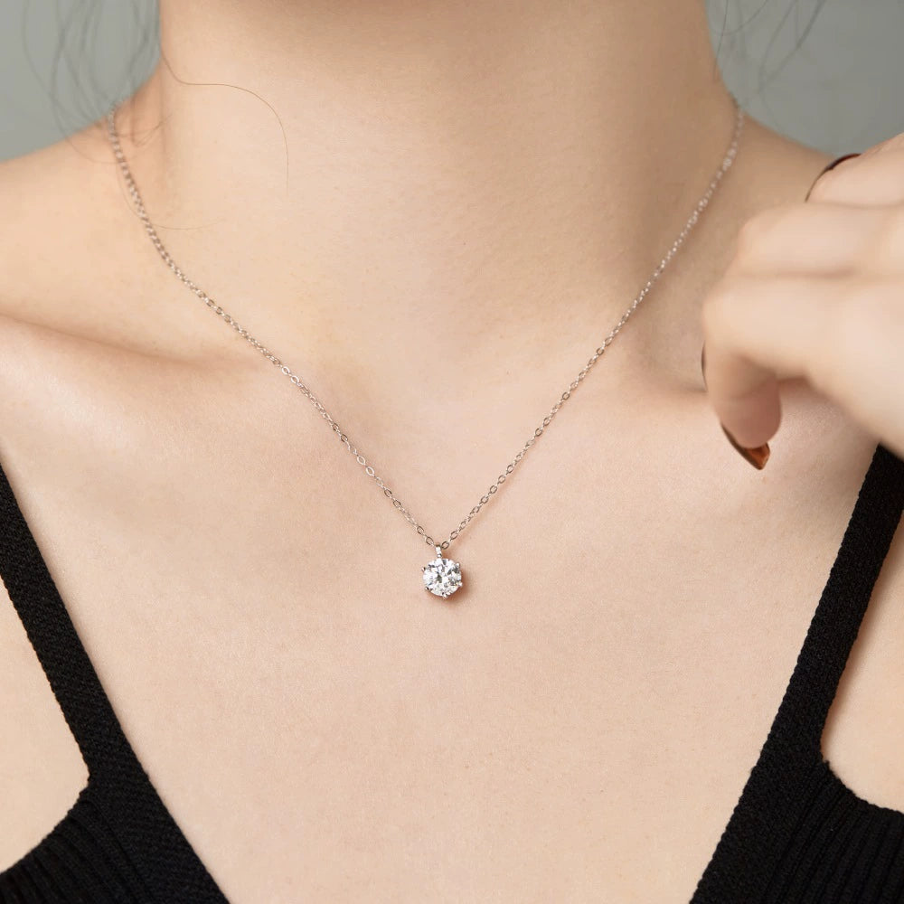 Six Claw Eight Heart Zircon Necklace